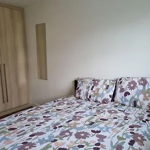  Apartment Lovely Double Near Hospital, Uni And Airport United Kingdom
