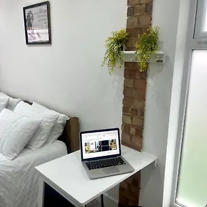  Apartment Great Near Airport - Super Host 2 Years Running! United Kingdom