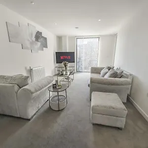  Apartment Greenwich With A River View & Balcony Near The 02 Arena & North Greenwich With Free Wifi & Fast Links Into United Kingdom